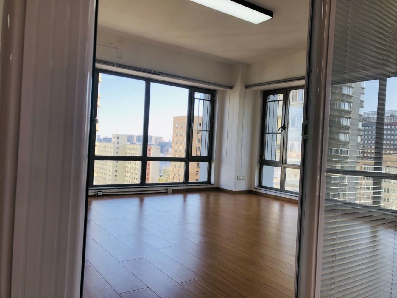 北京青云当代大厦二手房房源图片