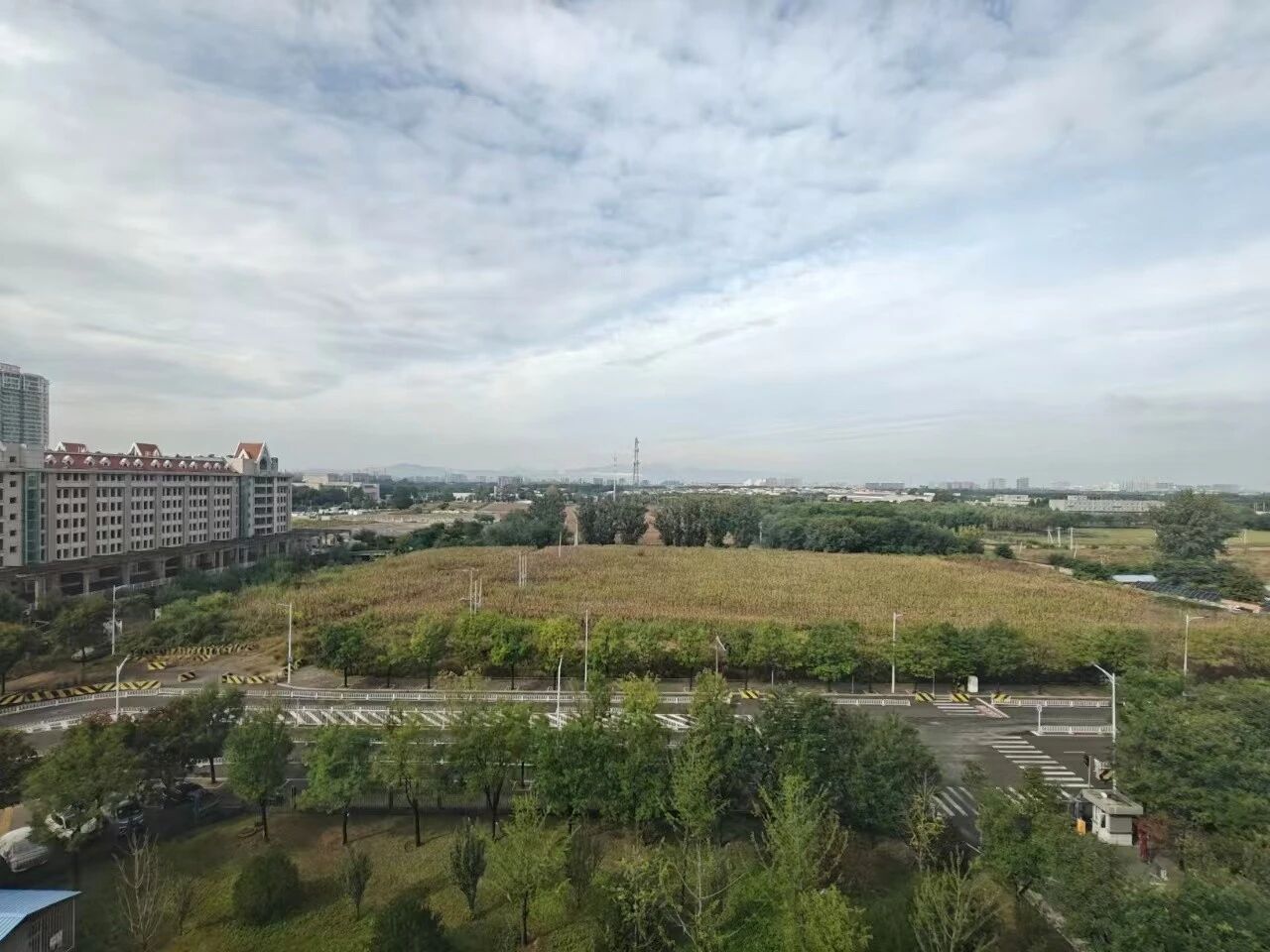 北京天通苑北交通枢纽办公楼二手房房源图片