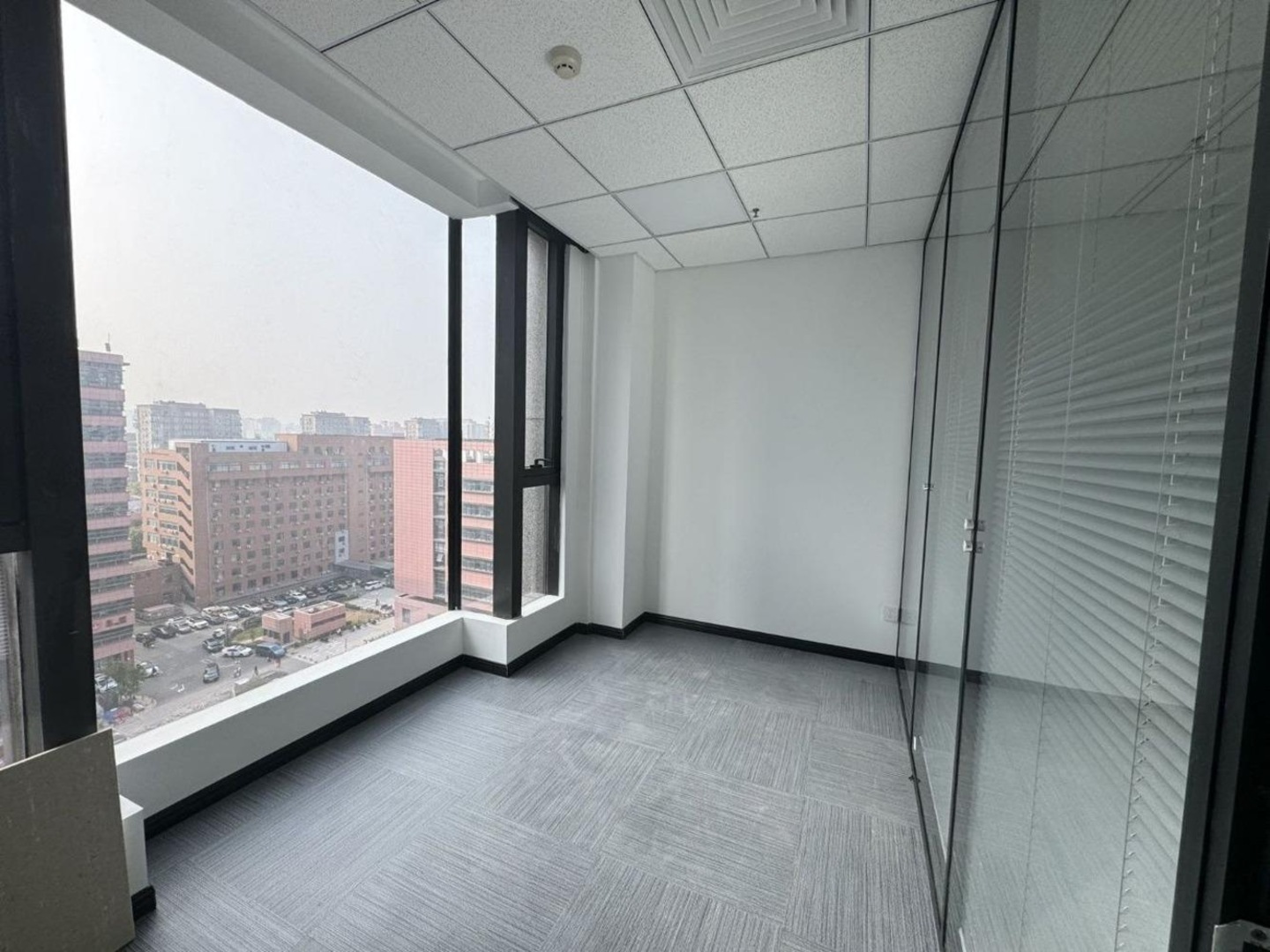 北京新中关大厦二手房房源图片