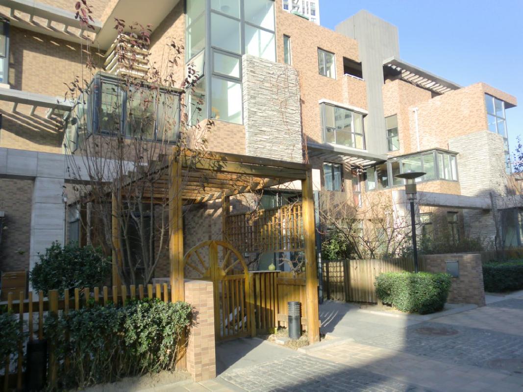 天溪园上叠别墅送80平露台,南北四居满五年,送车位