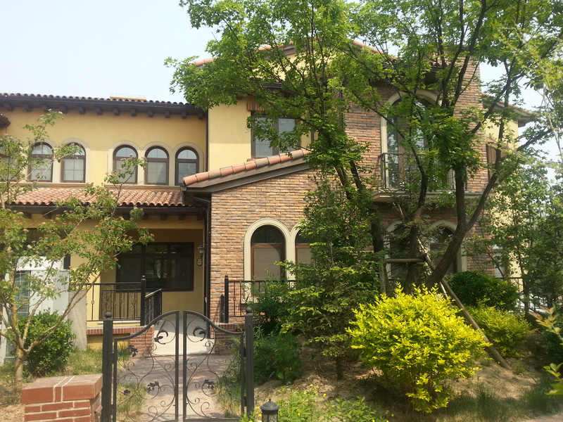 远洋傲北别墅送电梯送空调370平770万毛坯中间位置急售税费30万左