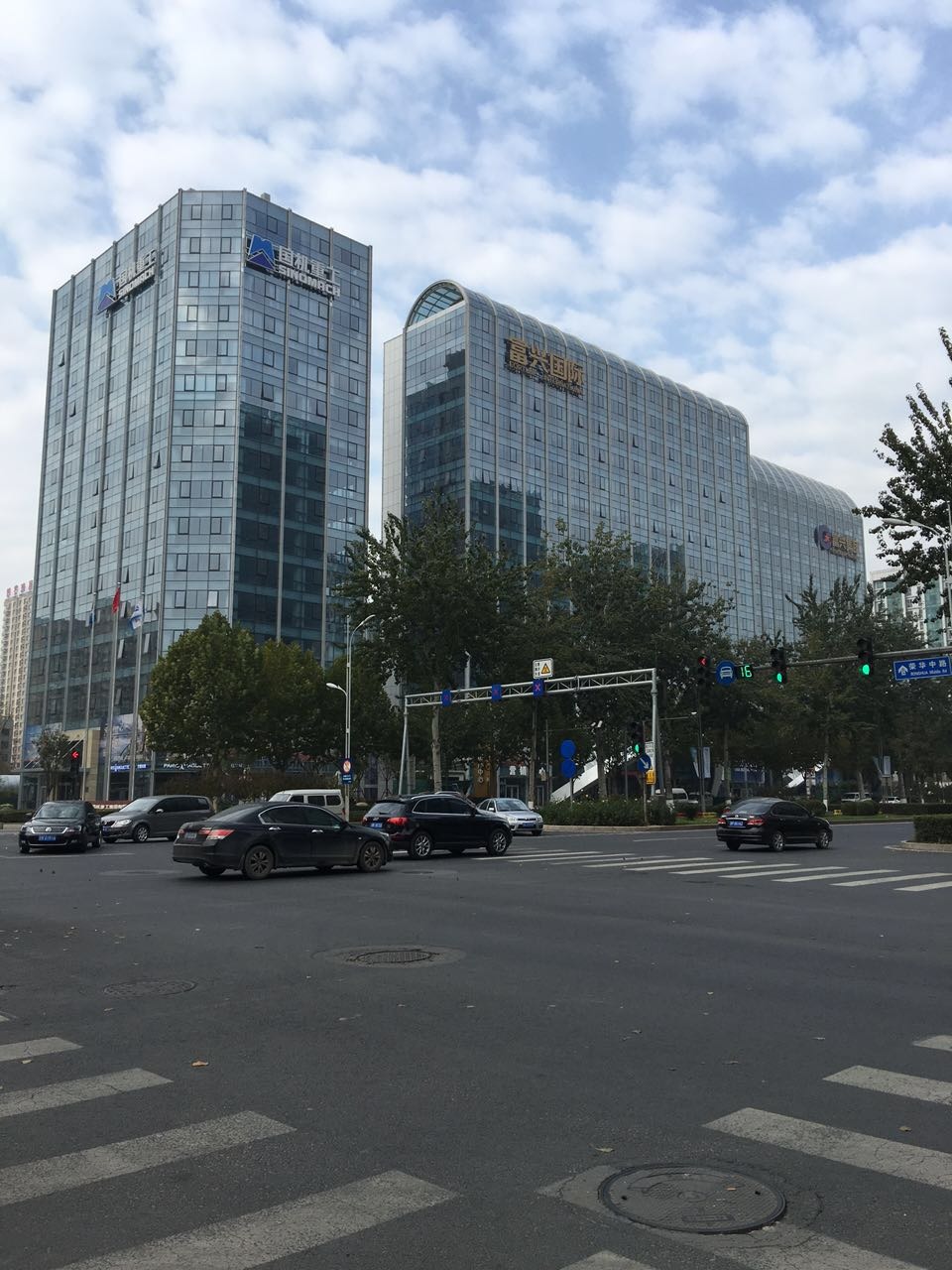 大兴亦庄核心区域写字楼出售面积200平起均价2.