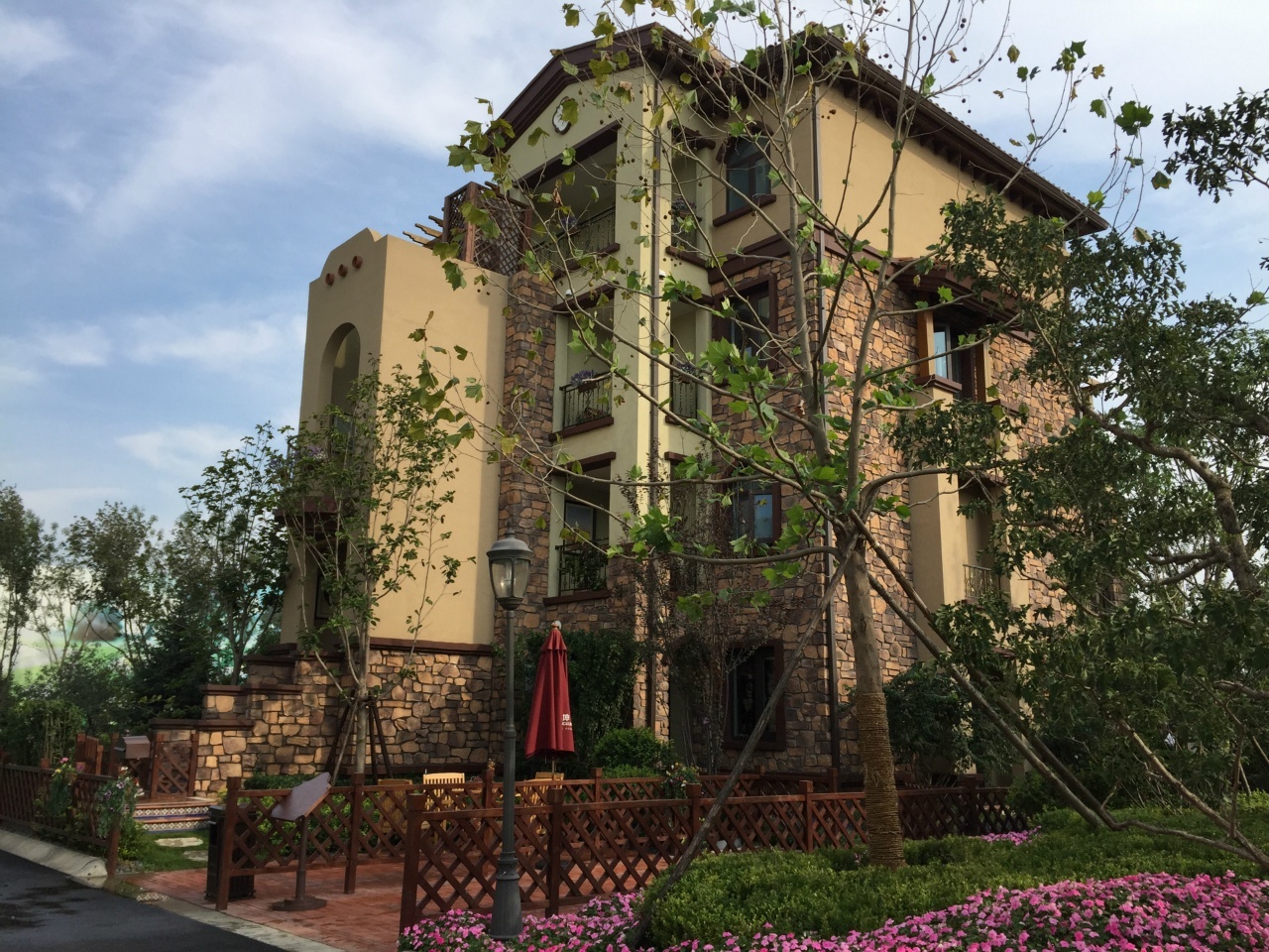 鸿坤原香溪谷 叠拼别墅 送花园车位 50万住鸿坤别