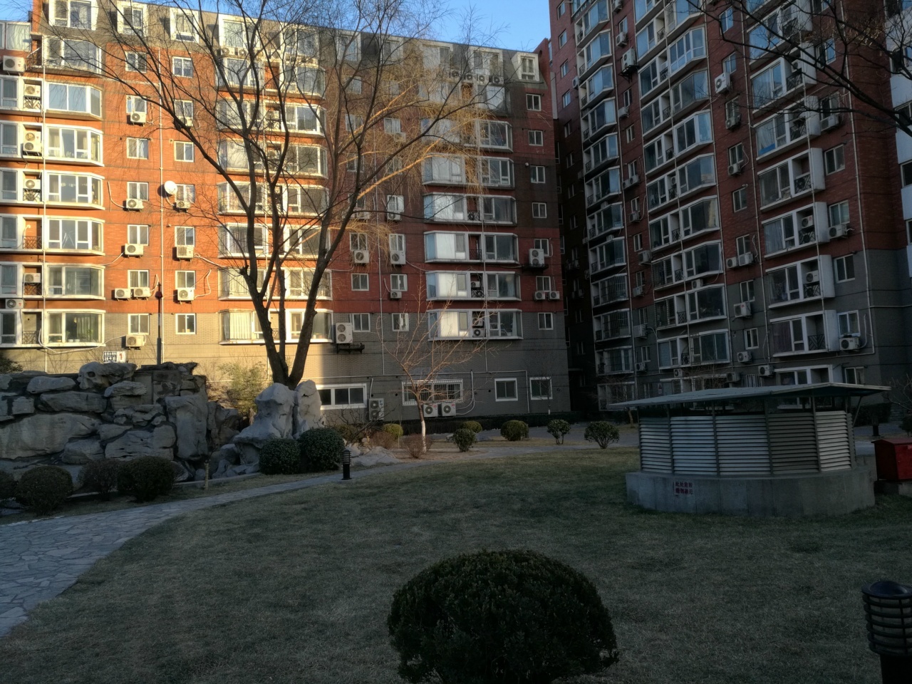 禾风相府,2室1厅房,坏境优美,采光好,精装修,可以按揭