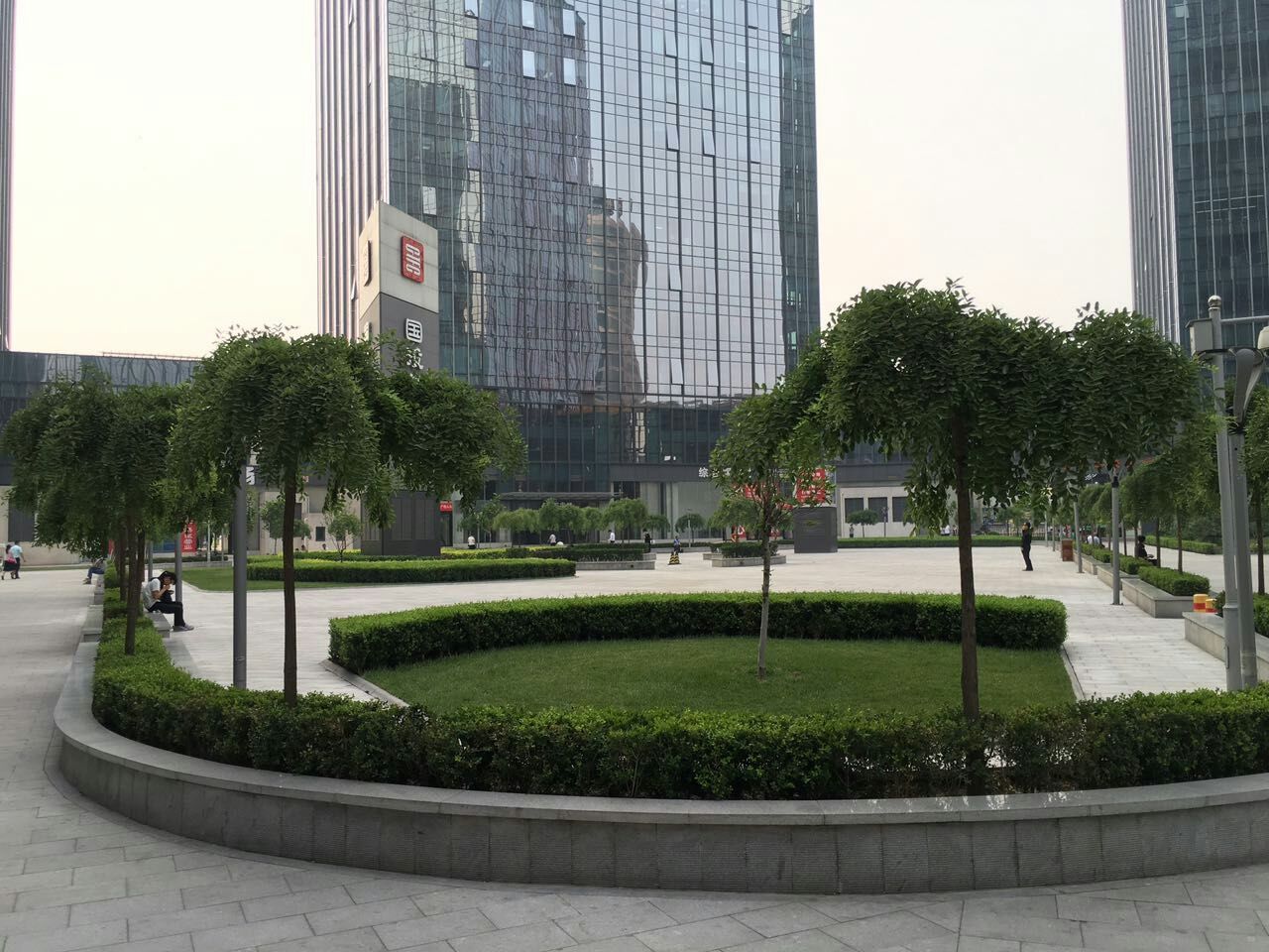 项目名称:国投财富广场 2.建筑面积:75平米 3.租