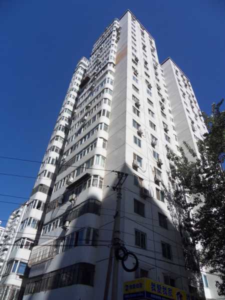 安慧里二区 中间楼层 全面采光 单价5.2万三室一厅 可按揭仅契 税