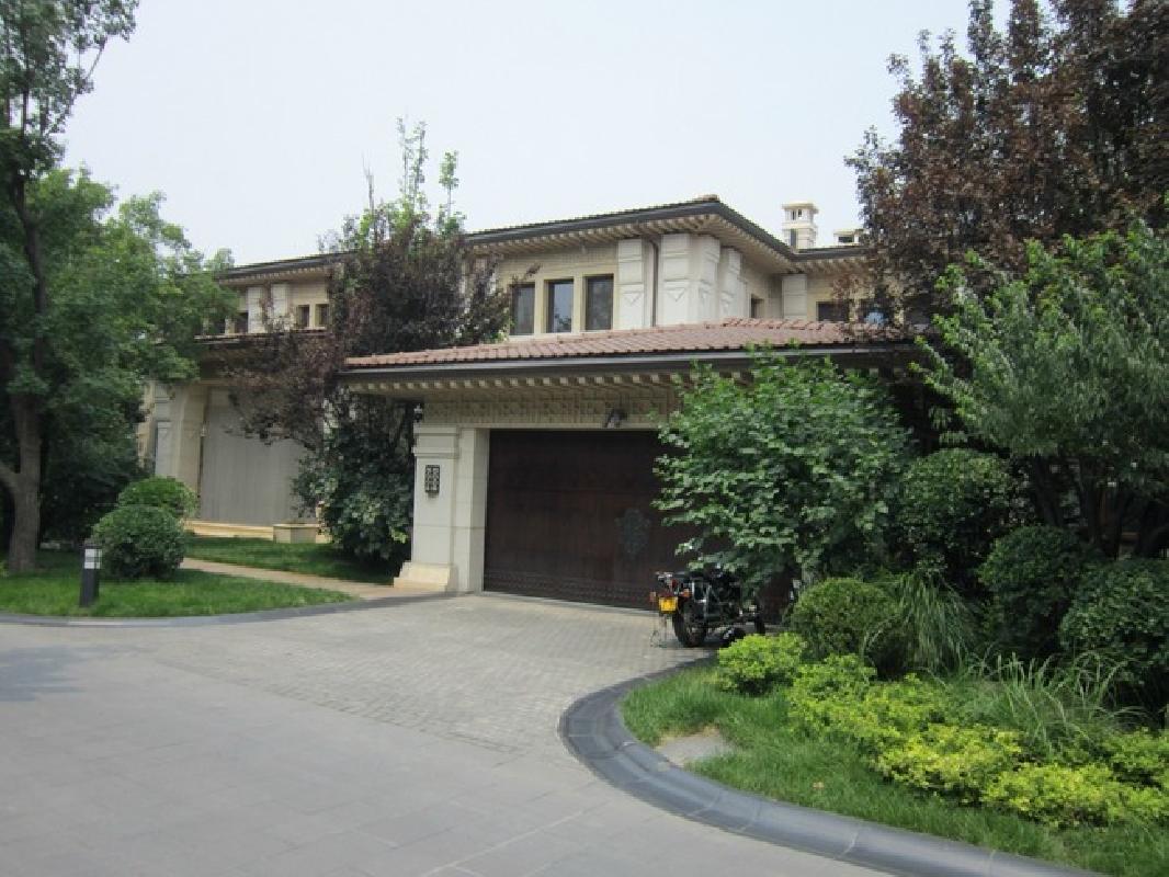 西三环一手新别墅 大院风格 只有30套 龙湖打造